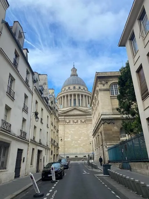 Apartament A Deux Pas Du Pantheon Avec Balcon *